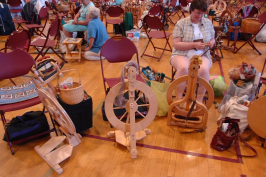 Woman spinning on Schacht